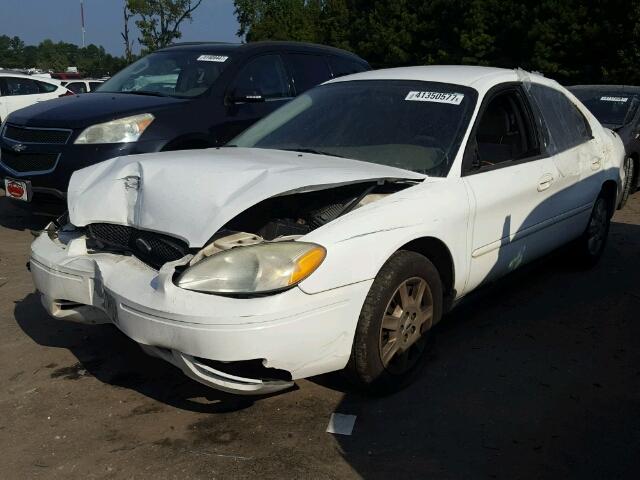 1FAFP532X6A145975 - 2006 FORD TAURUS SE WHITE photo 2