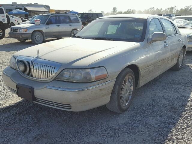 1LNHM82V47Y616760 - 2007 LINCOLN TOWN CAR S SILVER photo 2