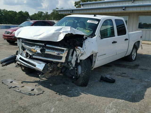 1GCPKSE75CF152948 - 2012 CHEVROLET SILVERADO WHITE photo 2