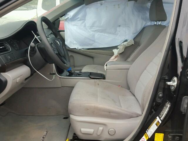 4T1BF1FK0FU984835 - 2015 TOYOTA CAMRY LE შავი ფოტო 5