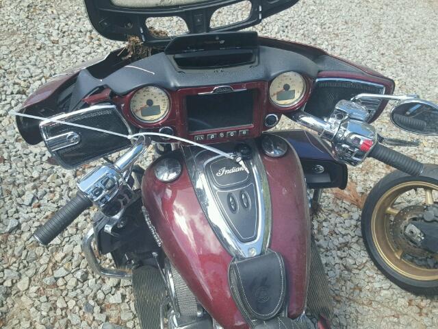 56KTRAAAXH3344407 - 2017 INDIAN MOTORCYCLE CO. ROADMASTER MAROON photo 5