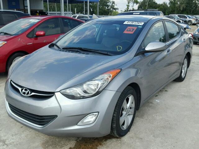 KMHDH4AEXDU561876 - 2013 HYUNDAI ELANTRA GL GRAY photo 2