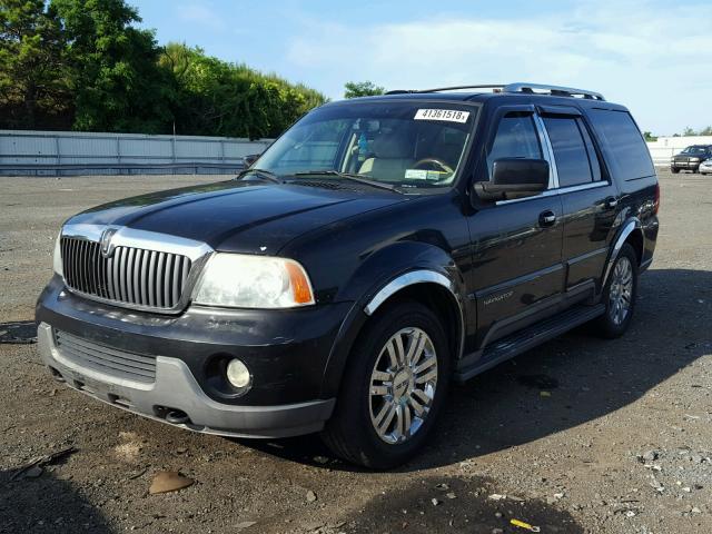 5LMFU28R34LJ10082 - 2004 LINCOLN NAVIGATOR Schwarz Foto 2