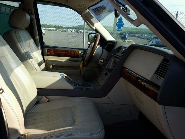 5LMFU28R34LJ10082 - 2004 LINCOLN NAVIGATOR Schwarz Foto 5