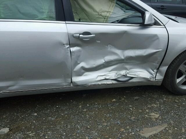 1G1ZC5EB4AF311301 - 2010 CHEVROLET MALIBU 1LT ვერცხლისფერი ფოტო 9