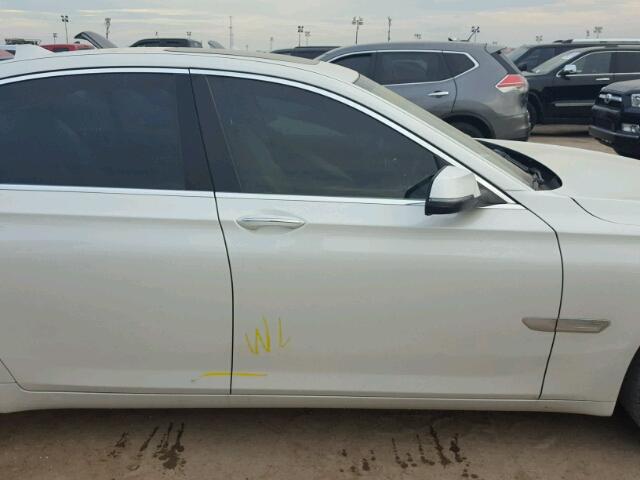 WBAYA6C52FGK16598 - 2015 BMW 740 WHITE photo 9