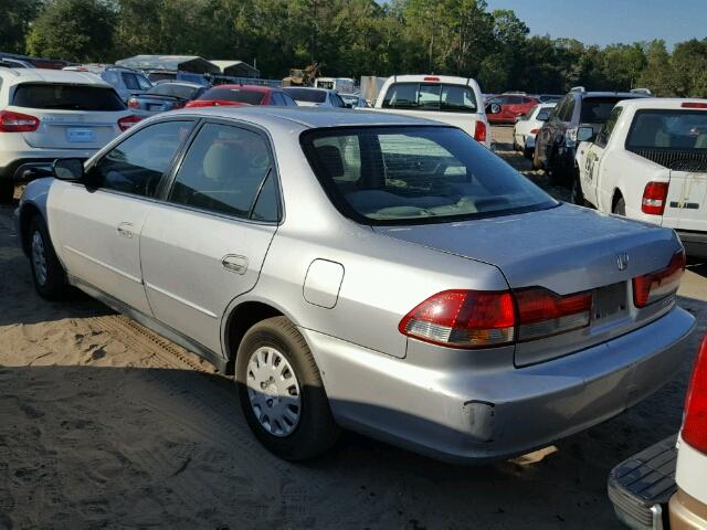 1HGCF86632A108942 - 2002 HONDA ACCORD VAL SILVER photo 3