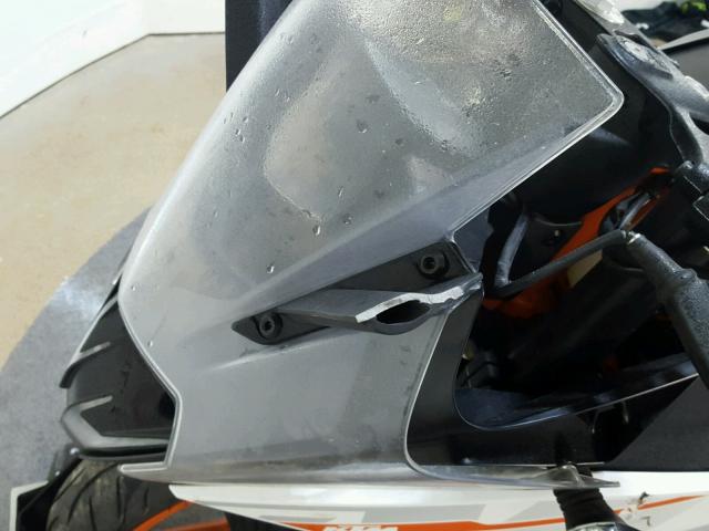 MD2JYJ408GC247623 - 2016 KTM 390 DUKE WHITE photo 14