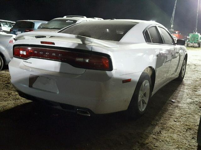 2C3CDXBG3EH338357 - 2014 DODGE CHARGER SE WHITE photo 4