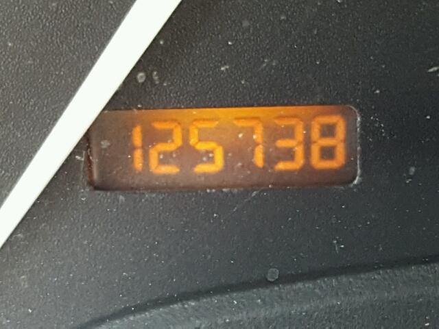 1G8ZY12771Z246051 - 2001 SATURN SC2 BLACK photo 8