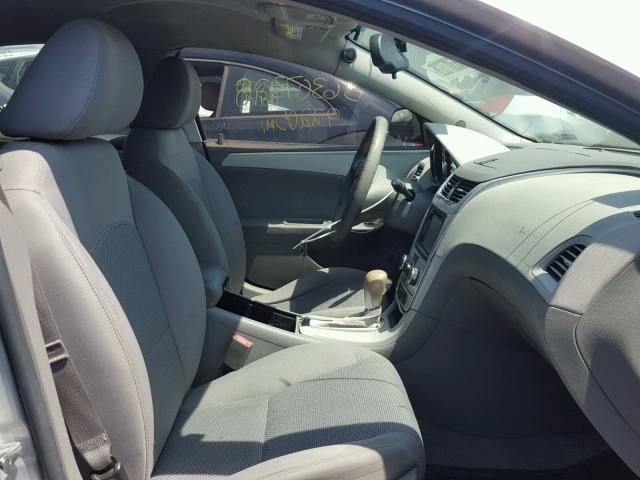 1G1ZB5E05CF189617 - 2012 CHEVROLET MALIBU LS Gümüş foto 5