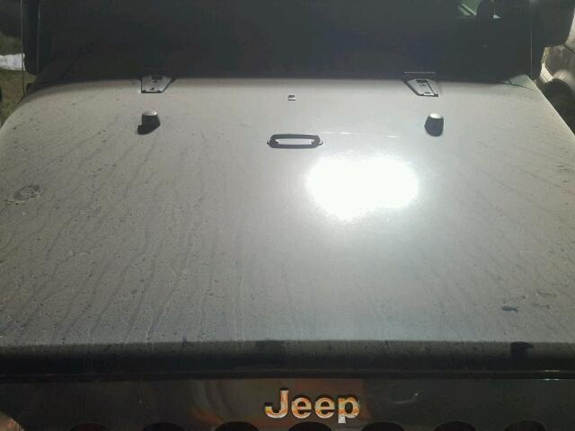 1J8GA59158L608622 - 2008 JEEP WRANGLER U GRAY photo 7