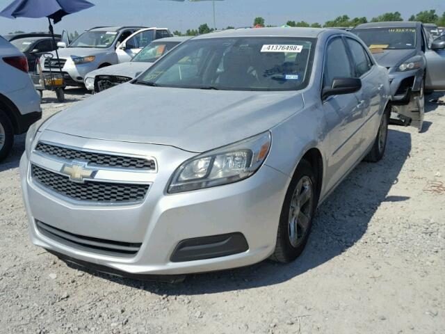 1G11B5SA2DF195080 - 2013 CHEVROLET MALIBU LS ნაცრისფერი ფოტო 2