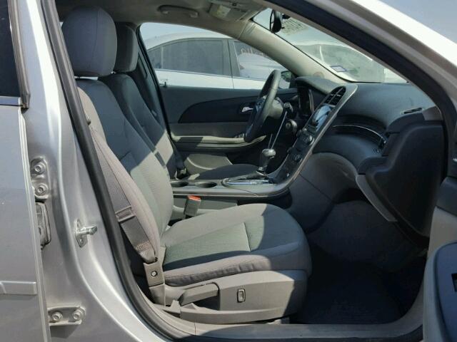 1G11B5SA2DF195080 - 2013 CHEVROLET MALIBU LS ნაცრისფერი ფოტო 5
