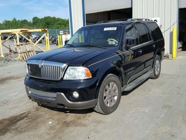 5LMFU28R03LJ48299 - 2003 LINCOLN NAVIGATOR BLACK photo 2