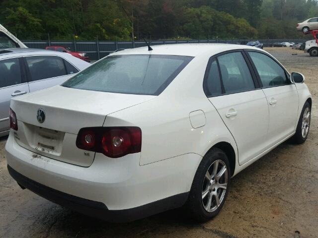 3VWJZ71K68M079070 - 2008 VOLKSWAGEN JETTA WHITE photo 4