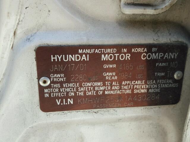 KMHWF25SX1A430284 - 2001 HYUNDAI SONATA GL WHITE photo 10