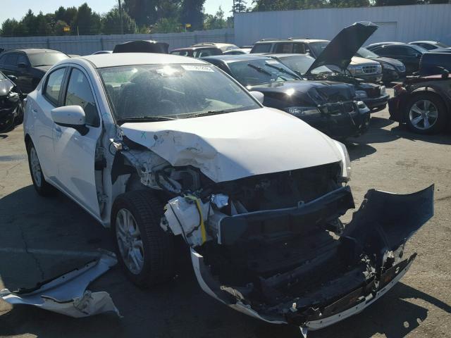 3MYDLBZV9GY140911 - 2016 TOYOTA SCION IA WHITE photo 1