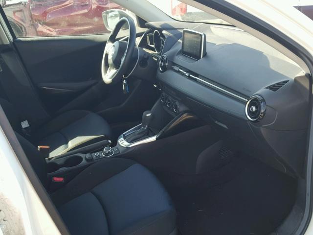 3MYDLBZV9GY140911 - 2016 TOYOTA SCION IA WHITE photo 5