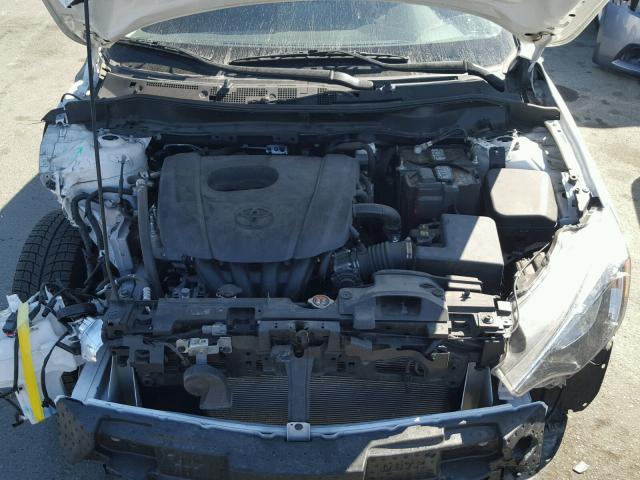 3MYDLBZV9GY140911 - 2016 TOYOTA SCION IA WHITE photo 7