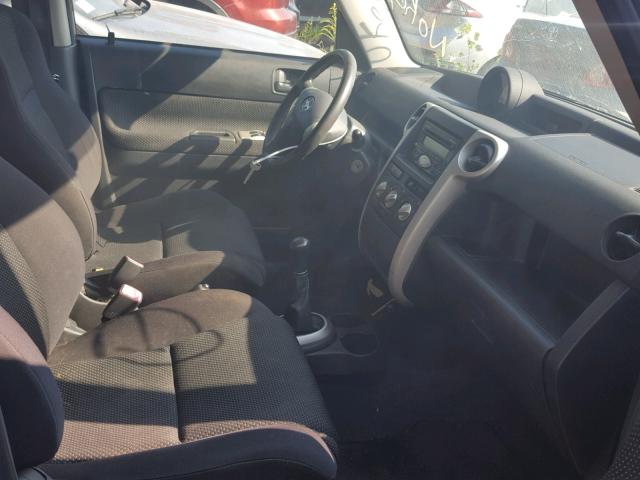 JTLKT334650215152 - 2005 TOYOTA SCION XB ნაცრისფერი ფოტო 5