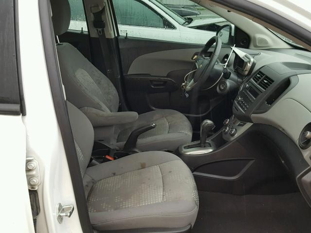 1G1JA5SH9E4102231 - 2014 CHEVROLET SONIC LS WHITE photo 5