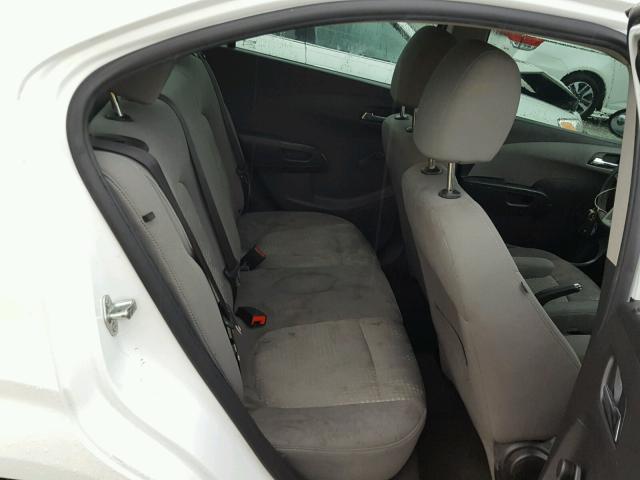1G1JA5SH9E4102231 - 2014 CHEVROLET SONIC LS WHITE photo 6