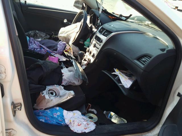 1G1ZC5E04CF261226 - 2012 CHEVROLET MALIBU 1LT WHITE photo 5