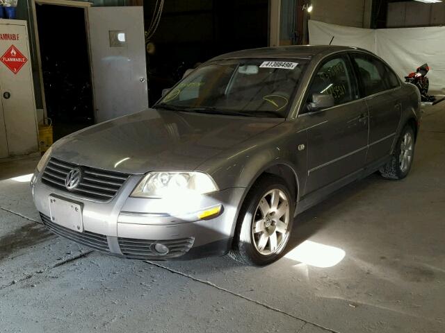 WVWRH63BX2P131320 - 2002 VOLKSWAGEN PASSAT GLX 银色 照片 2