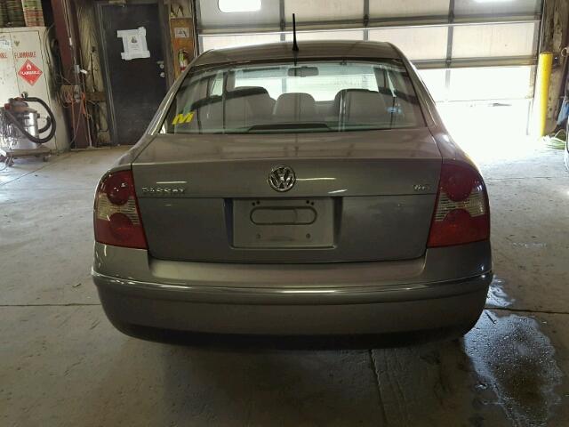 WVWRH63BX2P131320 - 2002 VOLKSWAGEN PASSAT GLX 银色 照片 9