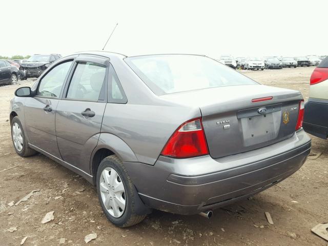 1FAFP34N45W182423 - 2005 FORD FOCUS ZX4 GRAY photo 3