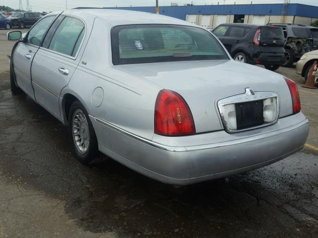 1LNHM85W61Y633278 - 2001 LINCOLN TOWN CAR C SILVER photo 3