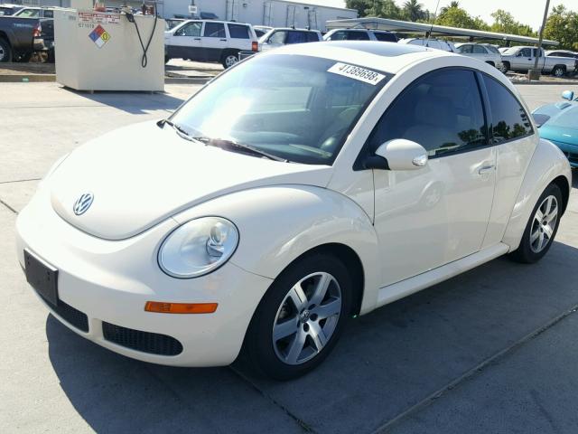 3VWRG31C86M404793 - 2006 VOLKSWAGEN NEW BEETLE 白色 照片 2
