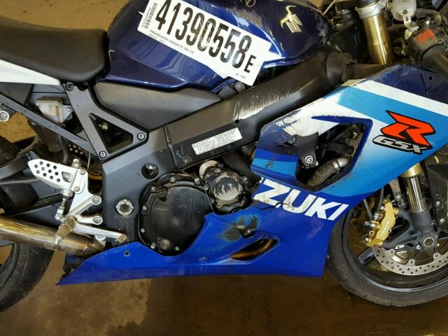 JS1GN7CA252104525 - 2005 SUZUKI GSX-R600 K BLUE photo 9