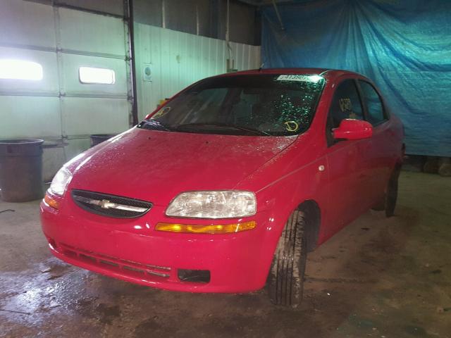KL1TD52655B404821 - 2005 CHEVROLET AVEO BASE Czerwony zdjęcie 2