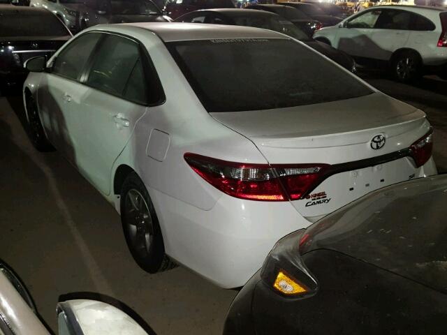 4T1BF1FKXHU411301 - 2017 TOYOTA CAMRY WHITE photo 3