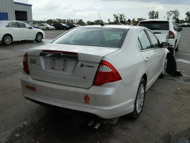 3FADP0L34AR178794 - 2010 FORD FUSION HYB WHITE photo 4