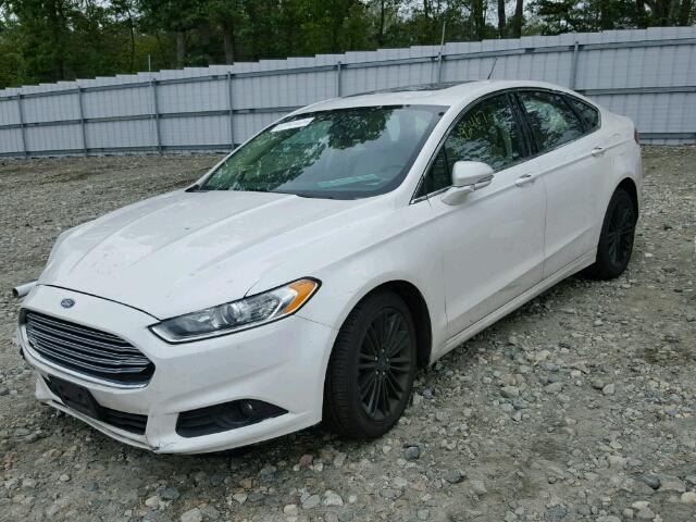 1FA6P0HD5E5394513 - 2014 FORD FUSION SE WHITE photo 2