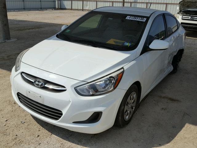 KMHCT4AE7GU956922 - 2016 HYUNDAI ACCENT SE WHITE photo 2