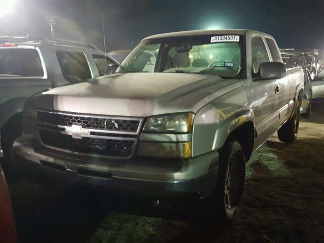 1GCEK19B06Z270523 - 2006 CHEVROLET SILVERADO SILVER photo 2