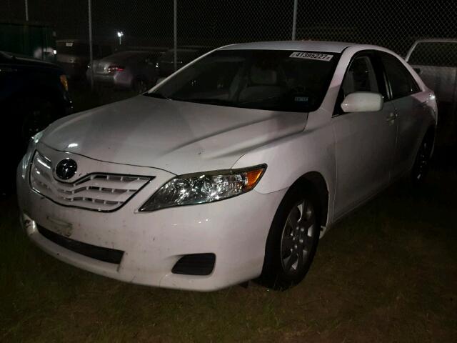 4T4BF3EK5BR153814 - 2011 TOYOTA CAMRY WHITE photo 2