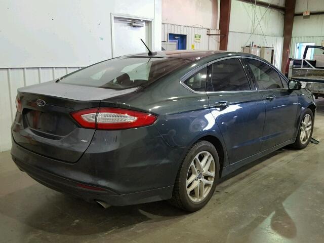 1FA6P0H77F5118667 - 2015 FORD FUSION SE GREEN photo 4