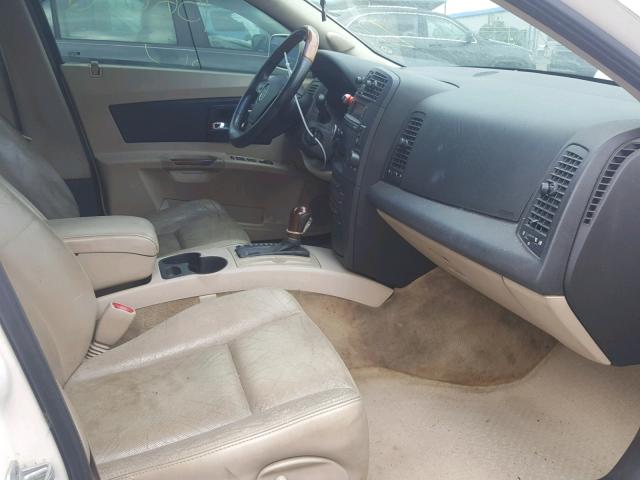1G6DM577240182038 - 2004 CADILLAC CTS WHITE photo 5