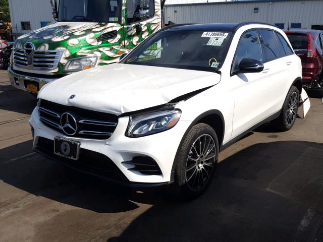 WDC0G4KB5JV015111 - 2018 MERCEDES-BENZ GLC 300 4M WHITE photo 2