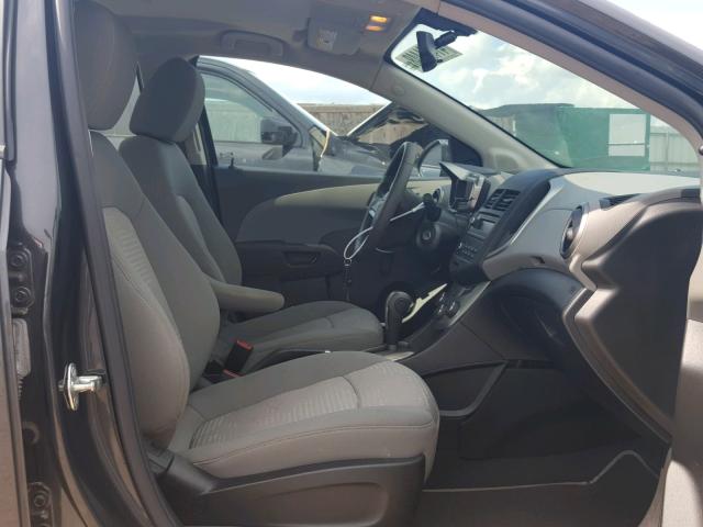 1G1JA5SH8G4117158 - 2016 CHEVROLET SONIC LS 石墨色 照片 5