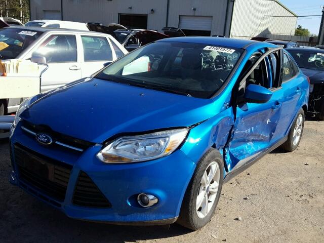 1FAHP3F22CL451710 - 2012 FORD FOCUS SE BLUE photo 2