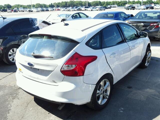 1FADP3K27EL283442 - 2014 FORD FOCUS SE WHITE photo 4