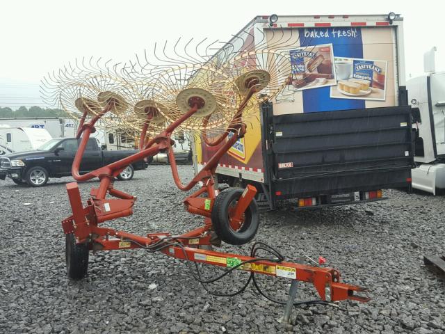 H90V84954 - 2010 AGRI HAY RAKE RED photo 1