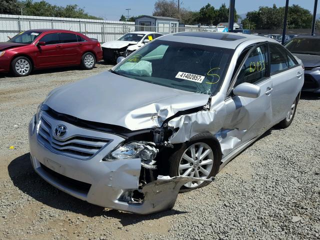 4T4BF3EK4BR091869 - 2011 TOYOTA CAMRY BASE SILVER photo 2