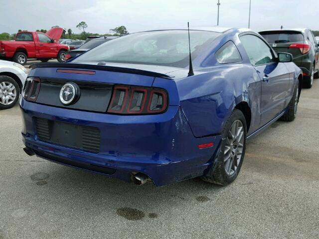 1ZVBP8AM4E5251180 - 2014 FORD MUSTANG BLUE photo 4